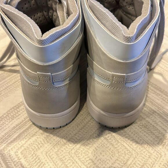 Nike Air Jordan Women’s 1 High Zoom Air CMFT Grey & Light Blue Sneakers. - 7.5 - Picture 5 of 9